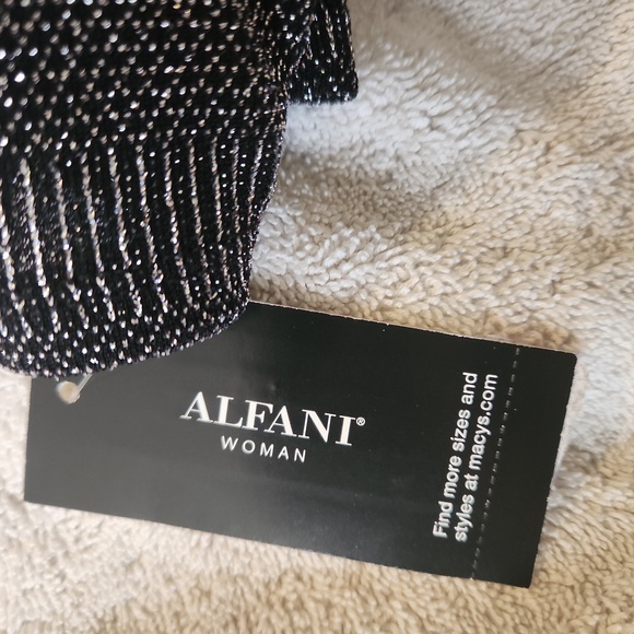 Top - Picture 3 of 4